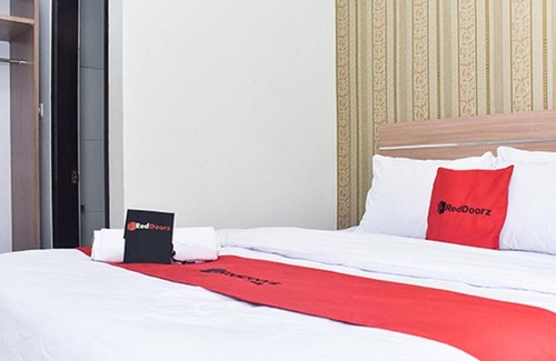 Klojen House | RedDoorz Plus near Malang Town Square