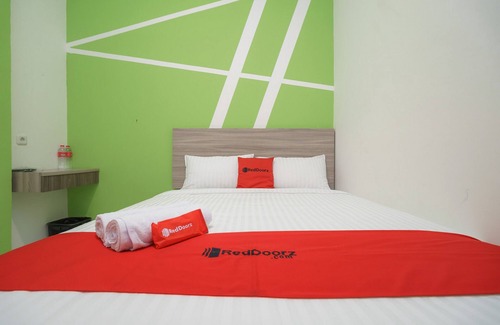 Palembang House | RedDoorz Plus near UIN Raden Fatah Palembang