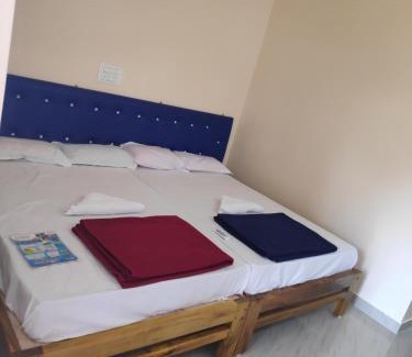 Hireguthi Apartment | Redkar Rooms Gokarna Beach front AC And Non AC Rooms