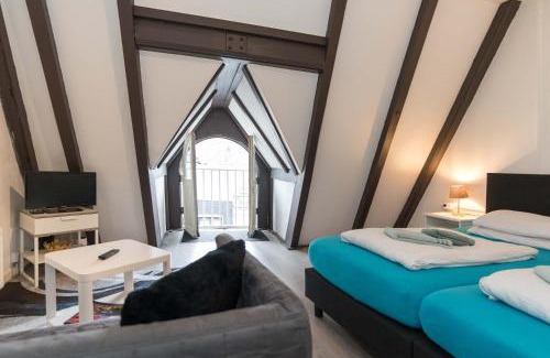 Red Light District Apartment | RedLight District Smokers Friendly Private Studio