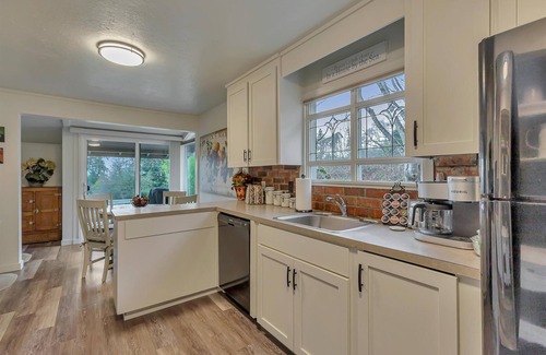 Redondo House | Redondo Beach Bungalow