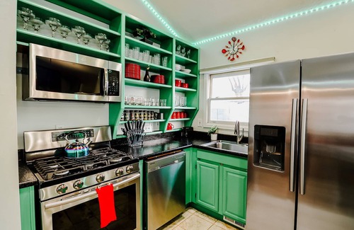 Wheat Ridge House | RedRocks Cozy Home HotTub PS5 PoolTable Arcade