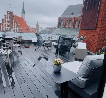 Old Town Apartment | Redstone Apartments