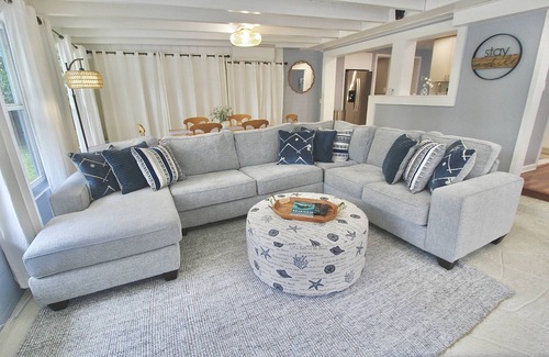 Stuart House | Reduced Rates! 4BR/3BA Home - Heated Pool - - Close to Beach and Historic Downtown Stuart!