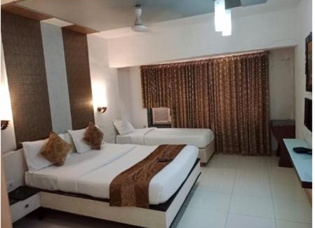 New Panvel East Hotel | Redwings Castle Hotel