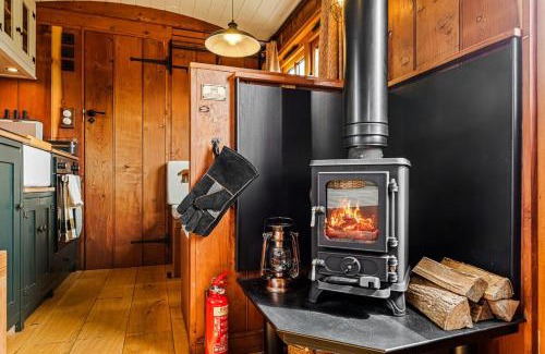 Moffat Apartment | Redwood