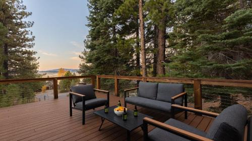 Truckee House | Redwood by AvantStay Secluded Cabin w Views Spa 5mins to NorthStar