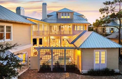 Watercolor House | 'Rees on Wiregrass' - Private Pool, Golf Cart, Carriage House - Lake District, WaterColor, FL home