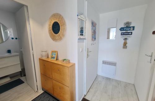 Arzon Apartment | Ref 117 - Appartement duplex pour cinq personnes vue port Crouesty avec piscine