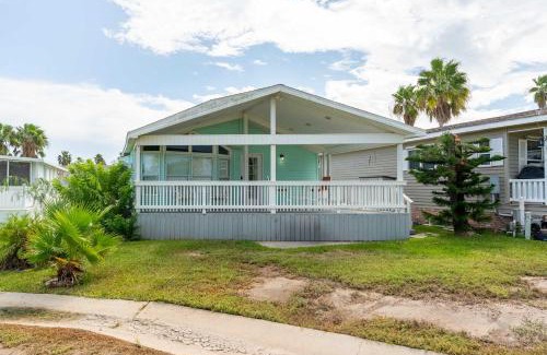 Port Isabel House | Refreshing Resort Getaway with Patio near the Bay