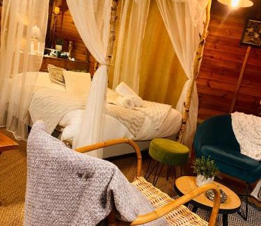 Auchay-sur-Vendee Cabin | Refuge de Campagne Le Chalet