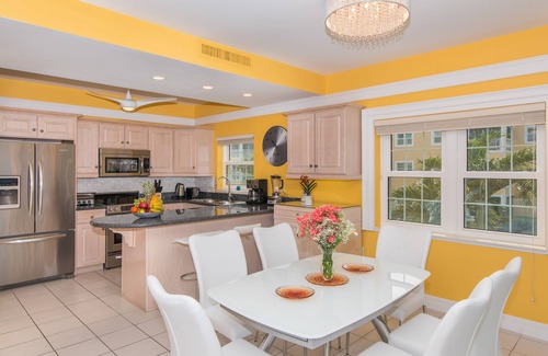 Seven Mile Beach Apartment | Regal Beach Club