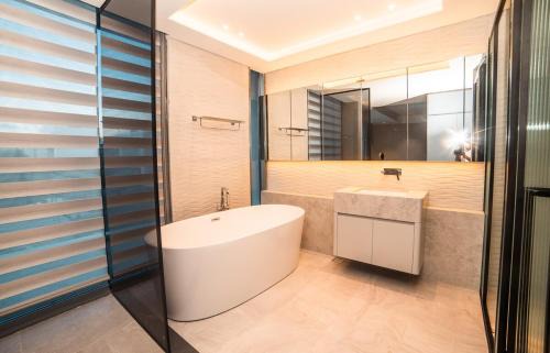 Ngu Hanh Son Villa | Regal Victoria Villa Luxury BT5-8