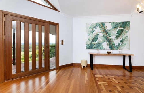 Minimbah House | Regatta Park: Where The Land Meets The Sea