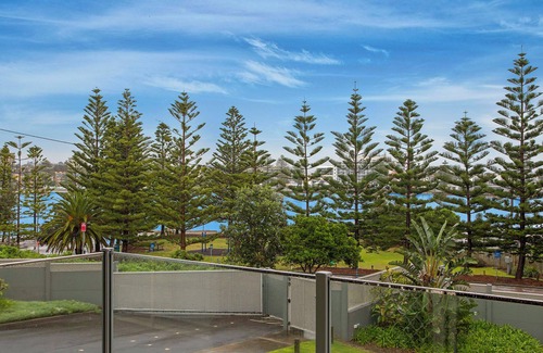 The Entrance North Apartment | Regency Court 4
