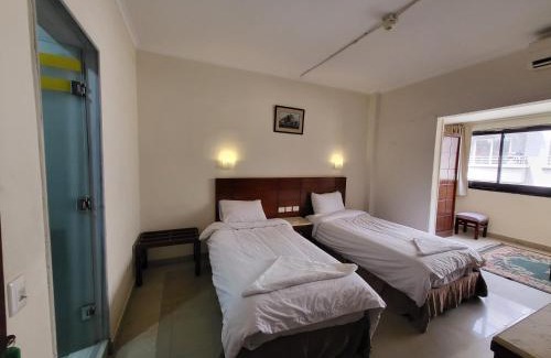 Al Duqqi Hotel | Regency Hotel