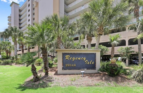 Orange Beach East Apartment | Regency Isle 1008 2 BR 2 1 2 BA Amazing View