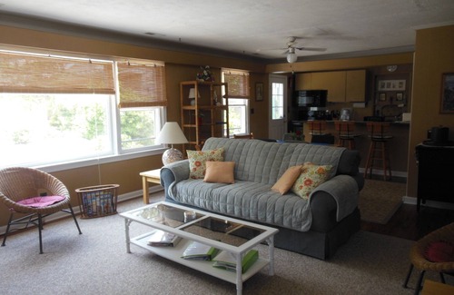 Dewey Beach Cottage | Rehoboth Bay Cottage - Bay view, family friendly,1 1/2 block walk to ocean beach