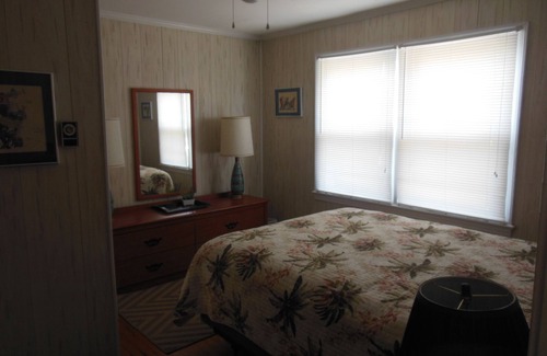Dewey Beach Cottage | Rehoboth Bay Cottage - Bay view, family friendly,1 1/2 block walk to ocean beach