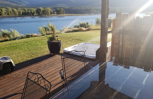 Plains House | Relax and make magical memories at Our Riverfront Retreat!