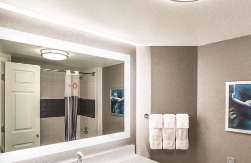 Ahwatukee Foothills House | Relax and Unwind! Free Breakfast, Free Parking, Onsite Pool