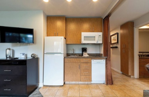 San Clemente Hotel | Relax and Unwind in San Clemente's Coastal Gem | 2 Spacious Units | Outdoor Pool