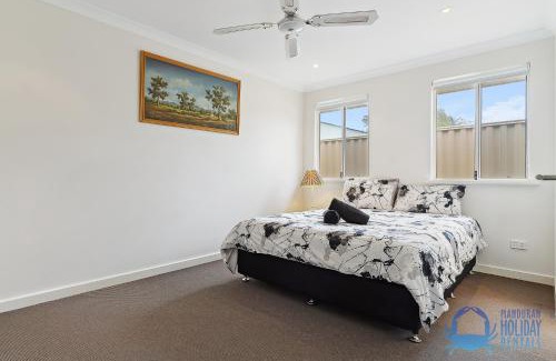 Falcon House | Relax at Falcon By The Bay
