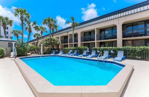 Fort Walton Beach - Destin House | Relax at our beachfront hotel in Fort Walton