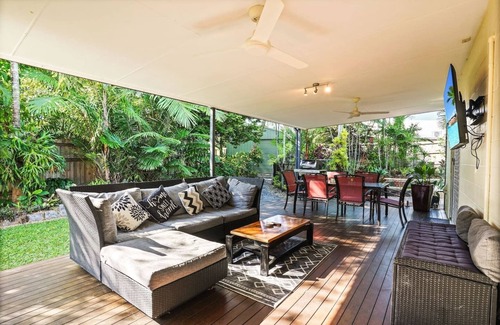 Kewarra Beach House | Relax at Sudbury Shores Beach House- Tropical Kewarra Beach Retreat | Lagoon Pool + Outdoor Bath