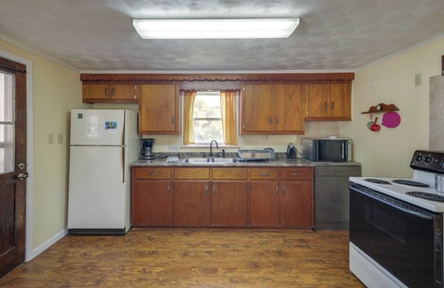 Lake Whitney House | Relax By Lake, Hike From Your Door: Whitney Home