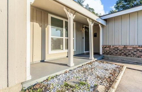 Central Southwest House | Relax & Enjoy, Spacious 3BR 2BA Patio & Garage