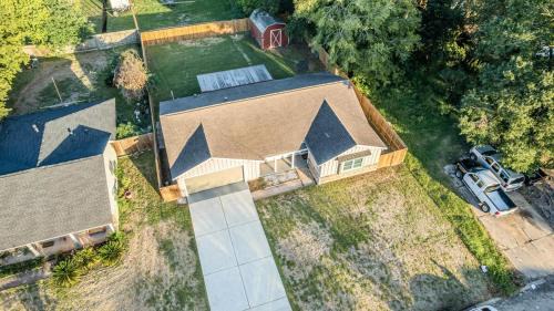 Central Southwest House | Relax & Enjoy, Spacious 3BR 2BA Patio & Garage