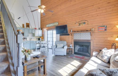 Table Rock House | Relax Fireside! Home 8 Mi to Silver Dollar City