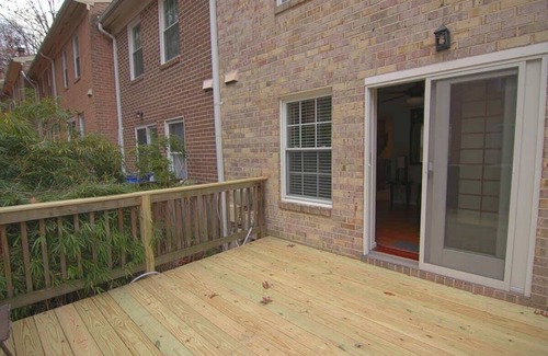 Long Reach House | Relax & have fun in this Columbia 3 level townhome