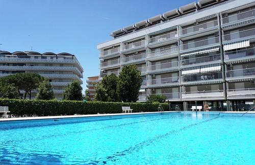 Porto Santa Margherita Apartment | Relax in a our pool view apartment