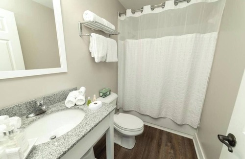 Lackey Resort | Relax in a Private Escape w/Whirlpool Tub & Garden Deck