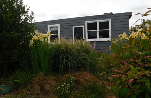 Branxholm Cottage | Relax in stunning private gardens and explore Tasmania's North East