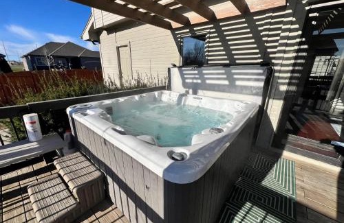 Jefferson House | Relax in Style 5BR Home Hot Tub & Games