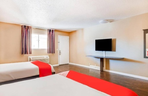Elk City Hotel | Relax Near Attractions In Pet Friendly Unit W/Free Parking