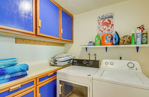 Potlatch House | Relax on a Private Beach: Shelton Getaway!