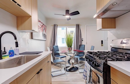 Alhambra Apartment | Relax & Recharge in a Cozy 2BR