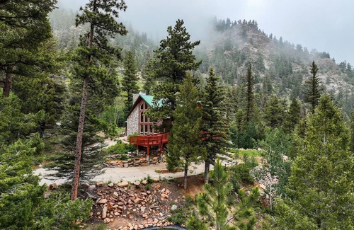 Custer County Ski Chalet | Relax, rejuvenate and recharge at Star Wrangler!
