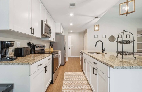 Acme Condo | Relax w/Your Pet! Cozy Traverse City Condo