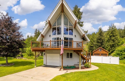 Bayview House | Relax with room to entertain in Beautiful Bayview!