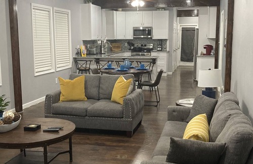 Highland Historic District House | Relaxation on Robinson Place