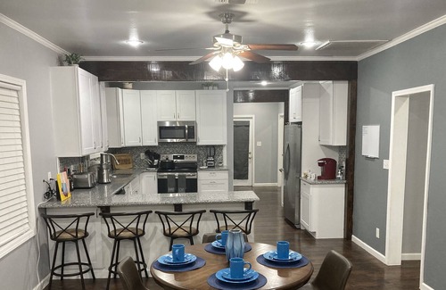 Highland Historic District House | Relaxation on Robinson Place