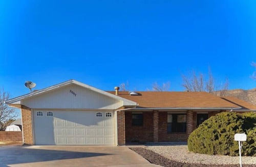 Alamogordo House | Relaxing 3 bedroom 2 bath, Home Away From Homen