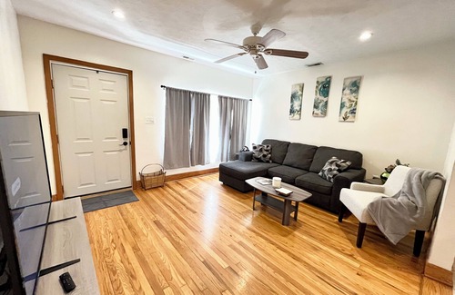 Cross Lanes Apartment | Relaxing 3-bedroom apartment with WiFi, AC in Crosslanes.