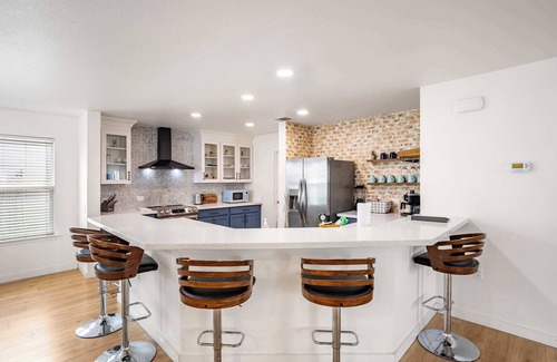 Austin House | Relaxing 3BR Austin stay with BBQ & Backyard
