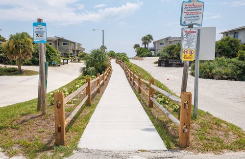 New Smyrna Beach Villa | Relaxing Beach Villa | Walk to Ocean + 3 Pools, Tennis & Trails